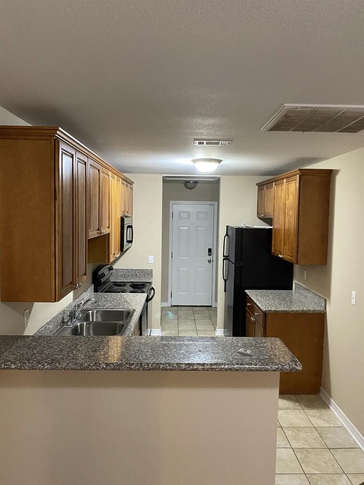 1711 Stevens St #A - Photo 2 of 8