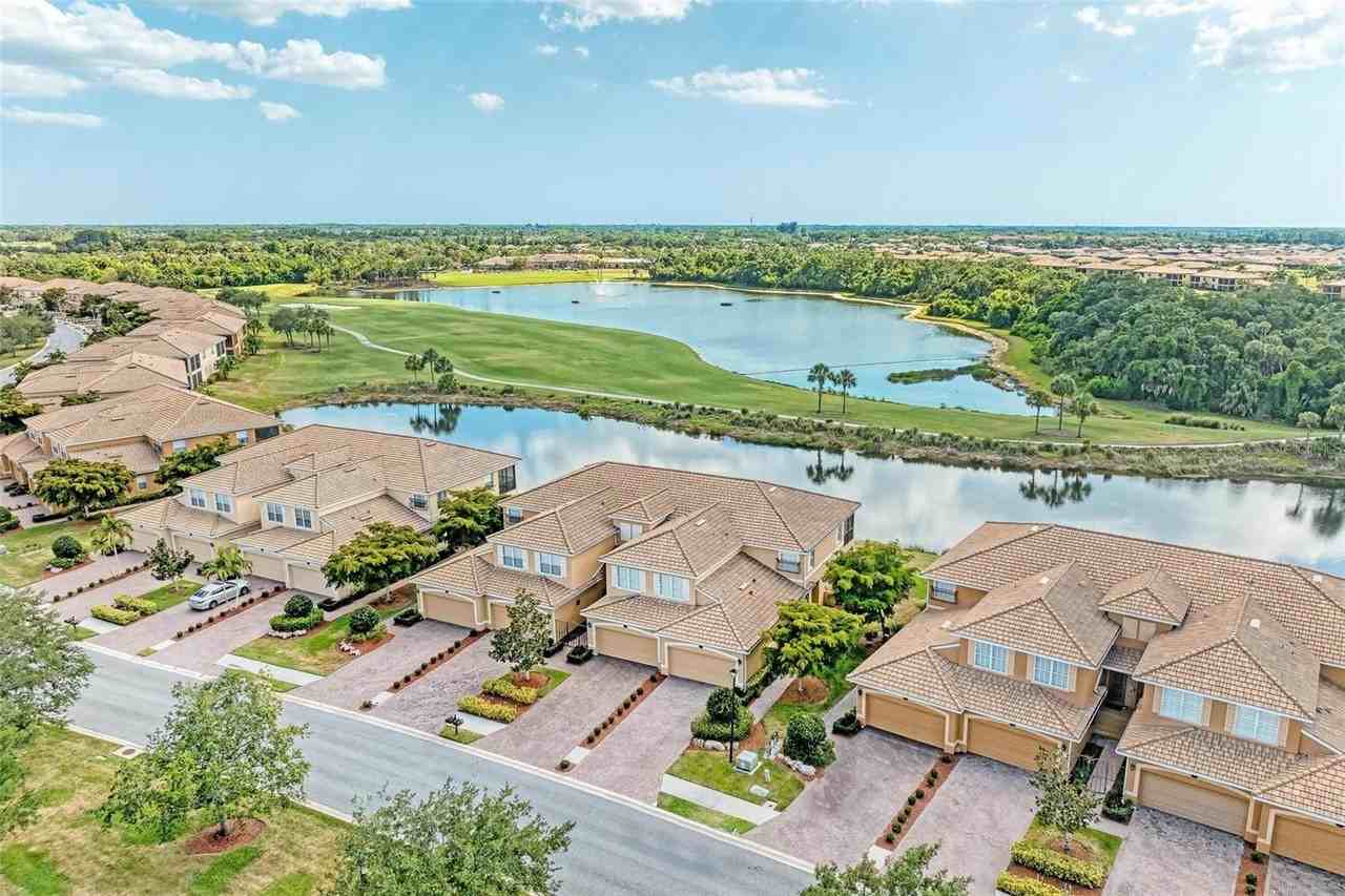 424 Winding Brook Ln #104 - Photo 3 of 50