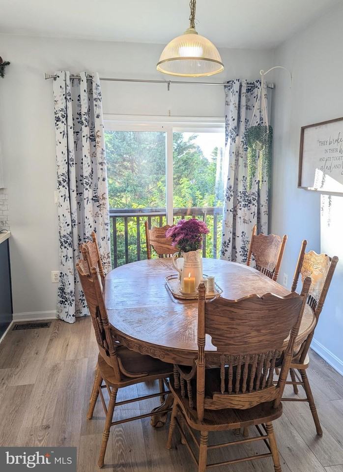 2256 Forsythia Dr - Photo 2 of 6