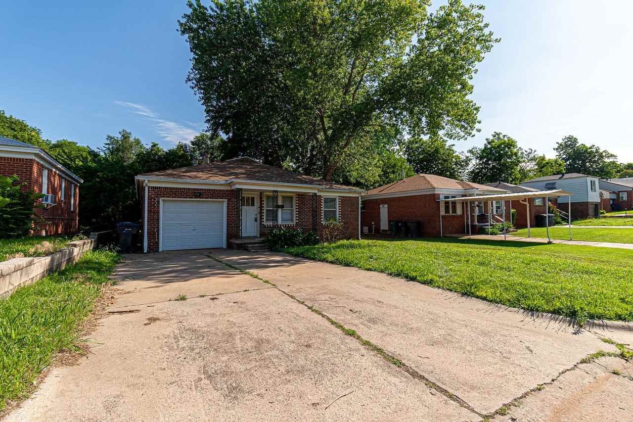2705 Ne 18th St - Photo 2 of 50