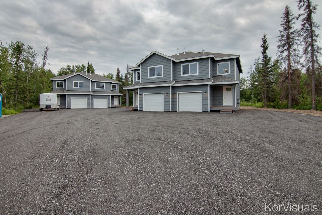 Beaver Duplexes - Photo 2 of 18