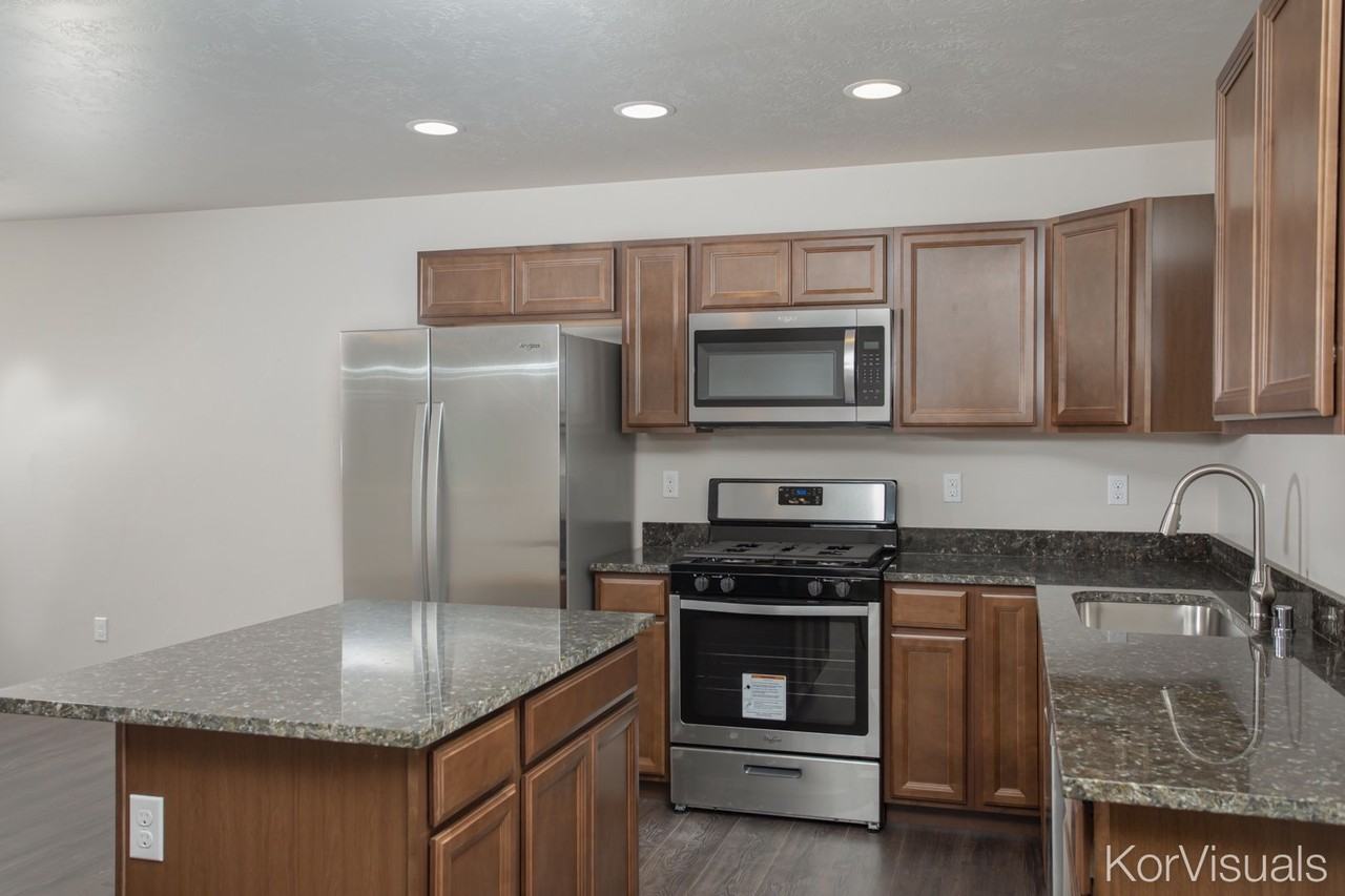 Beaver Duplexes - Photo 3 of 18