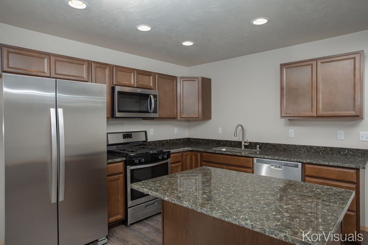 Beaver Duplexes - Photo 5 of 18