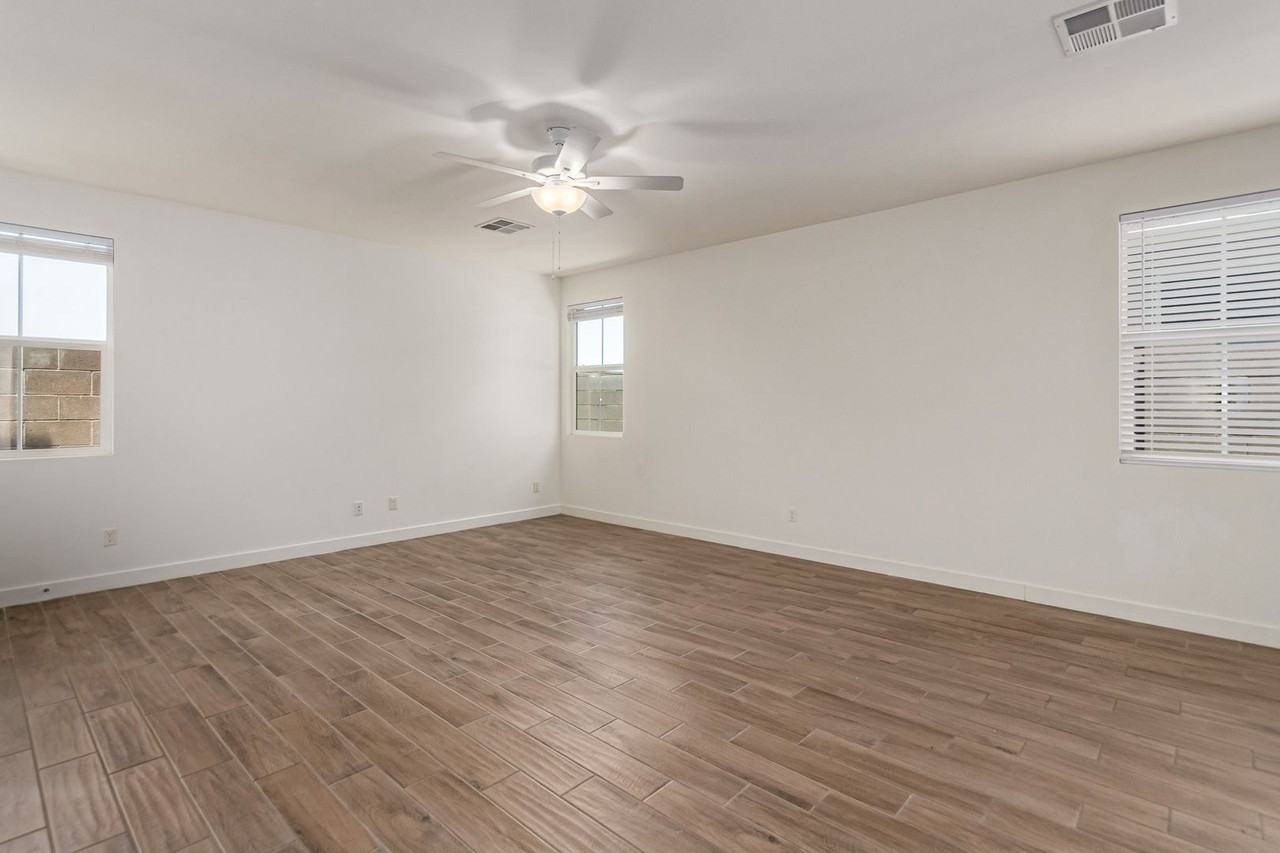 5540 S Dillon - Photo 3 of 50