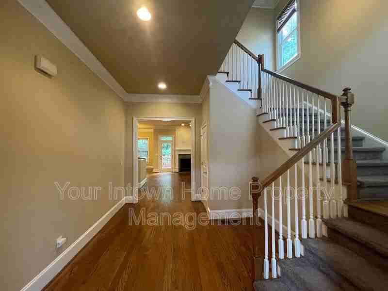 1375 Summer Lane Dr Se - Photo 3 of 34