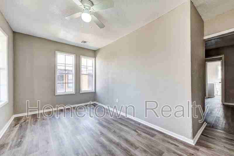 2122 Glen Ellyn St - Photo 4 of 16