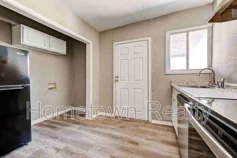 2122 Glen Ellyn St - Photo 6 of 16