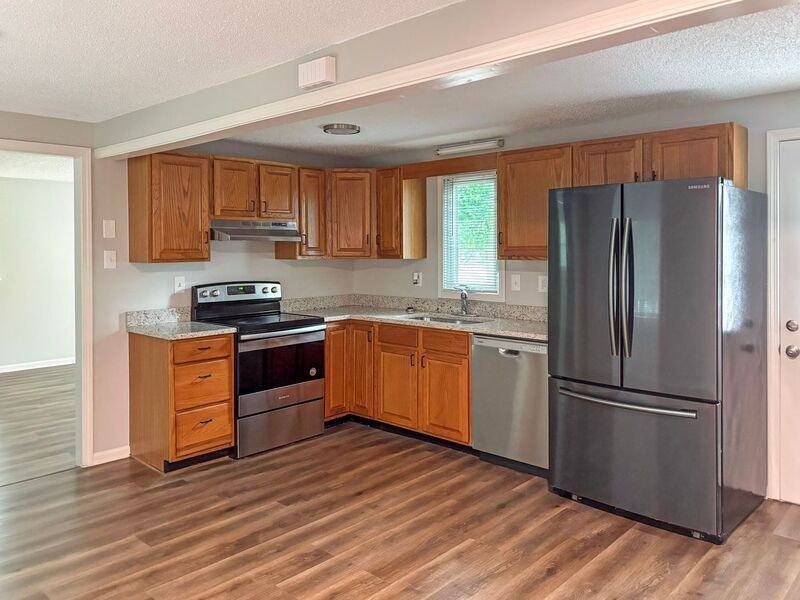 504 W Newton St - Photo 2 of 13