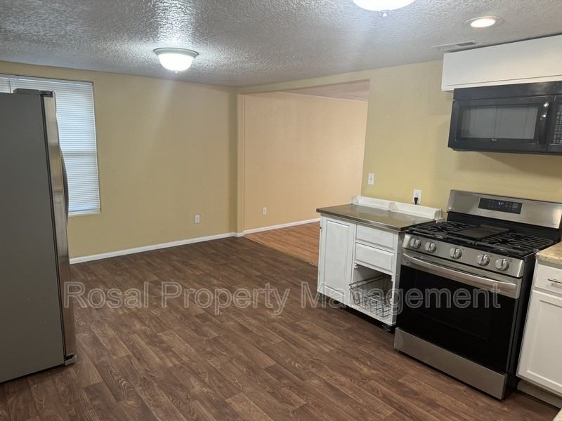 2328 Bridge Blvd Sw - Photo 3 of 21