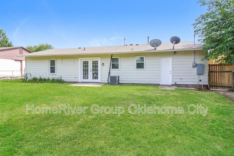 5937 Nw 60th St - Photo 2 of 18