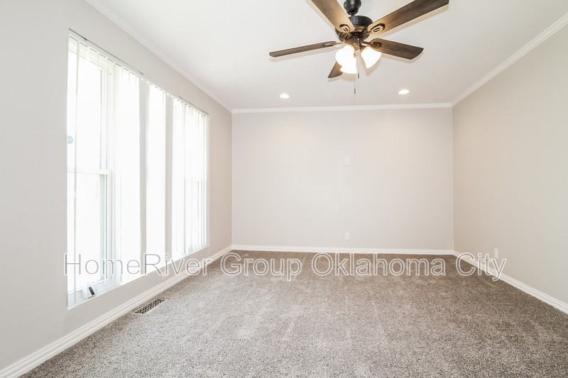 5937 Nw 60th St - Photo 3 of 18