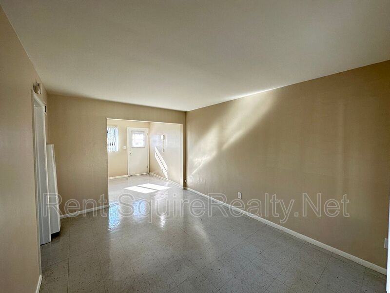 936 W Foothill Blvd #15 - Photo 5 of 20