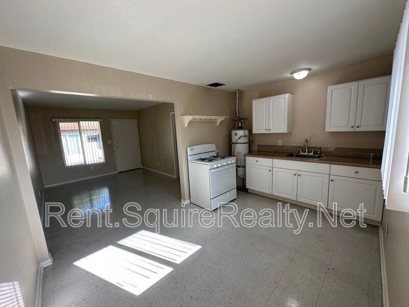 936 W Foothill Blvd #15 - Photo 7 of 20