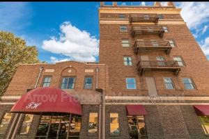 featured image of 208 E #6D