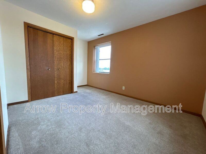 208 E #6D - Photo 7 of 17