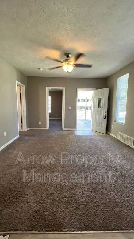 1112 N 28th St - Photo 2 of 12