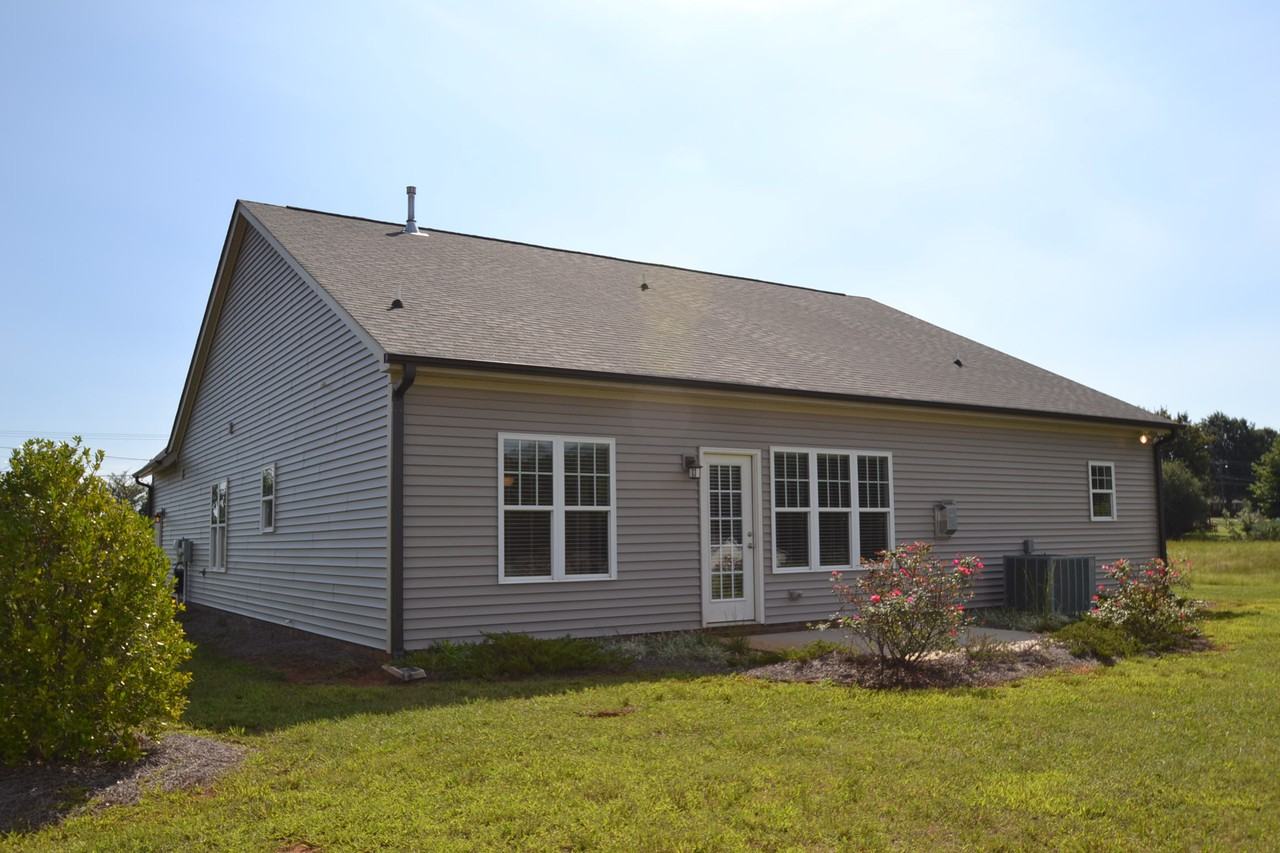 101 Alcove Ct - Photo 2 of 10