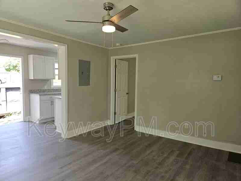 302 Crystal Lake Dr - Photo 6 of 12