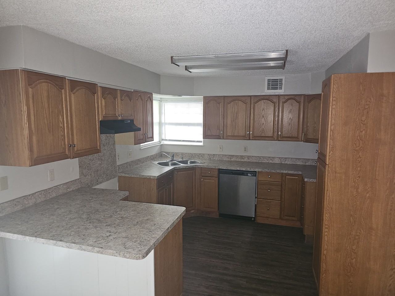 2203 Ashmont Ct - Photo 3 of 11