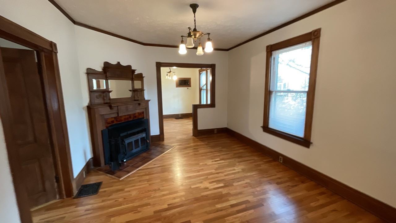 418 E Dale St - Photo 2 of 7