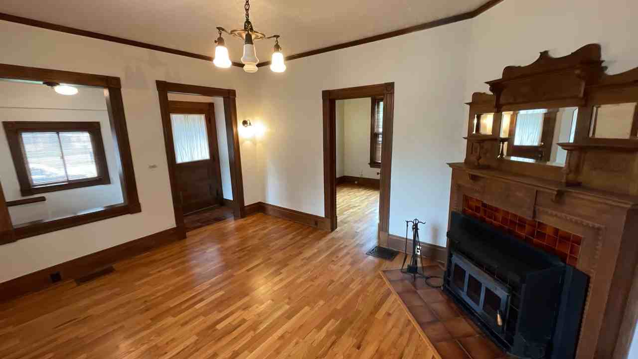 418 E Dale St - Photo 3 of 7
