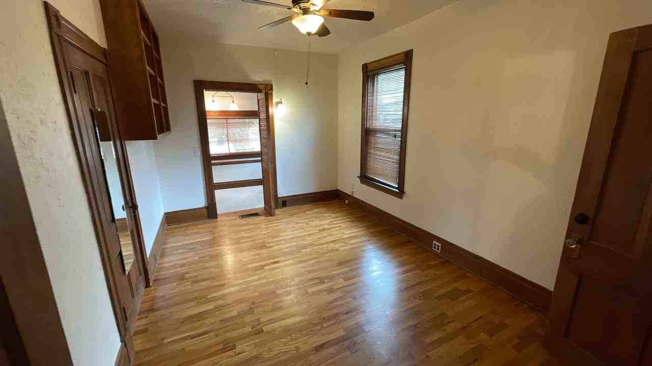 418 E Dale St - Photo 4 of 7