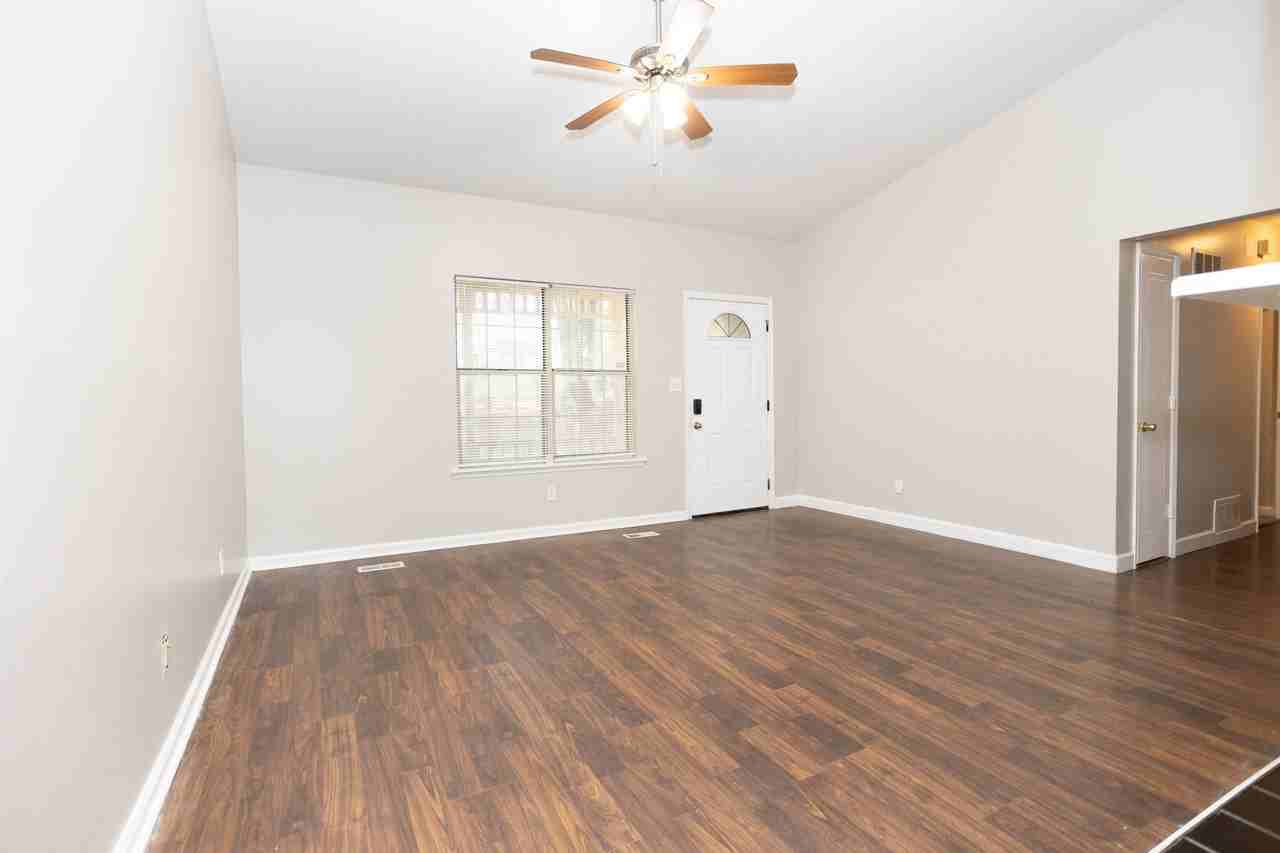 111 Neal Ave - Photo 3 of 21