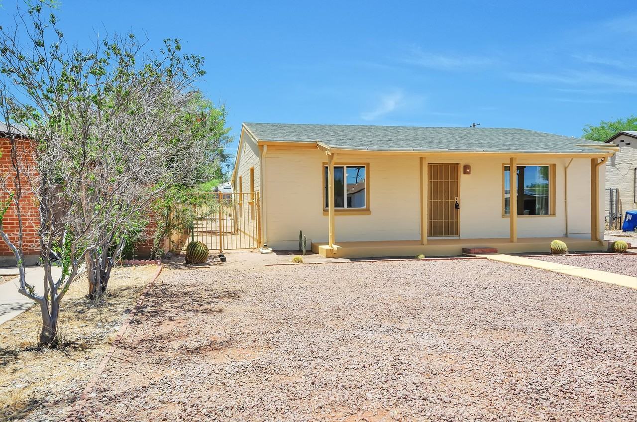 1520 E Silver St - Photo 3 of 25