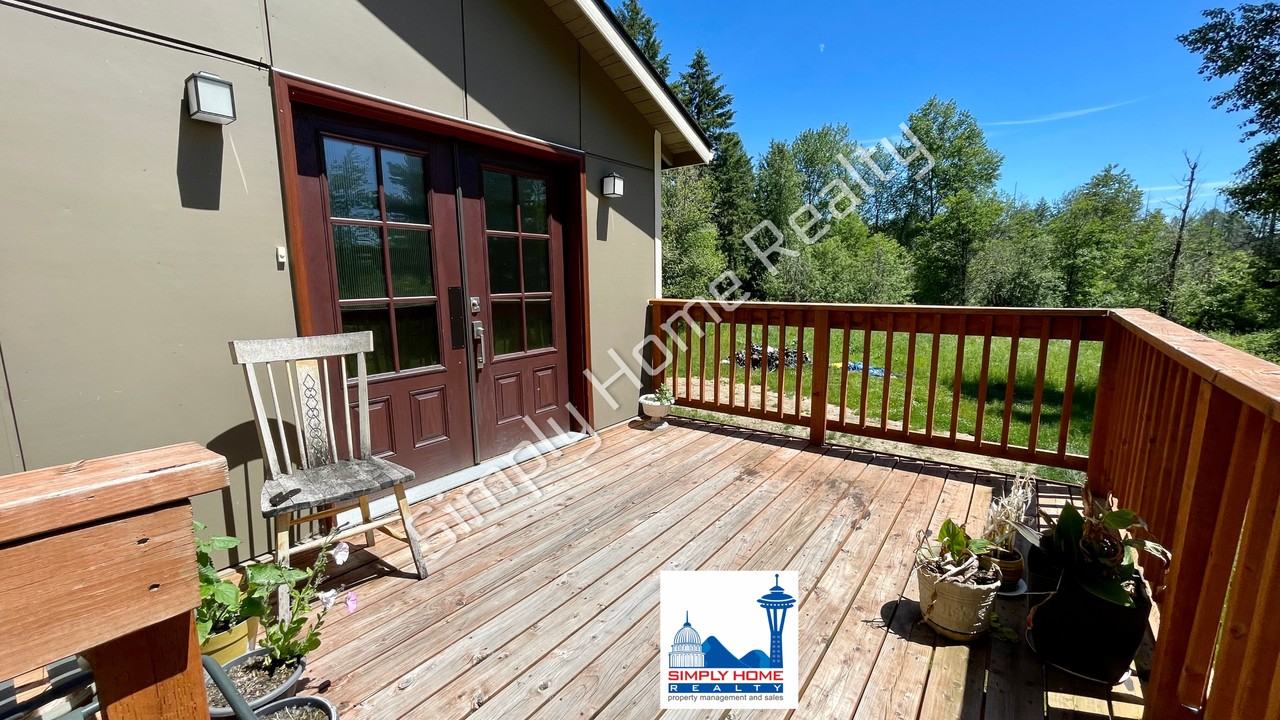 35019 4th Avenue South - Photo 3 of 28