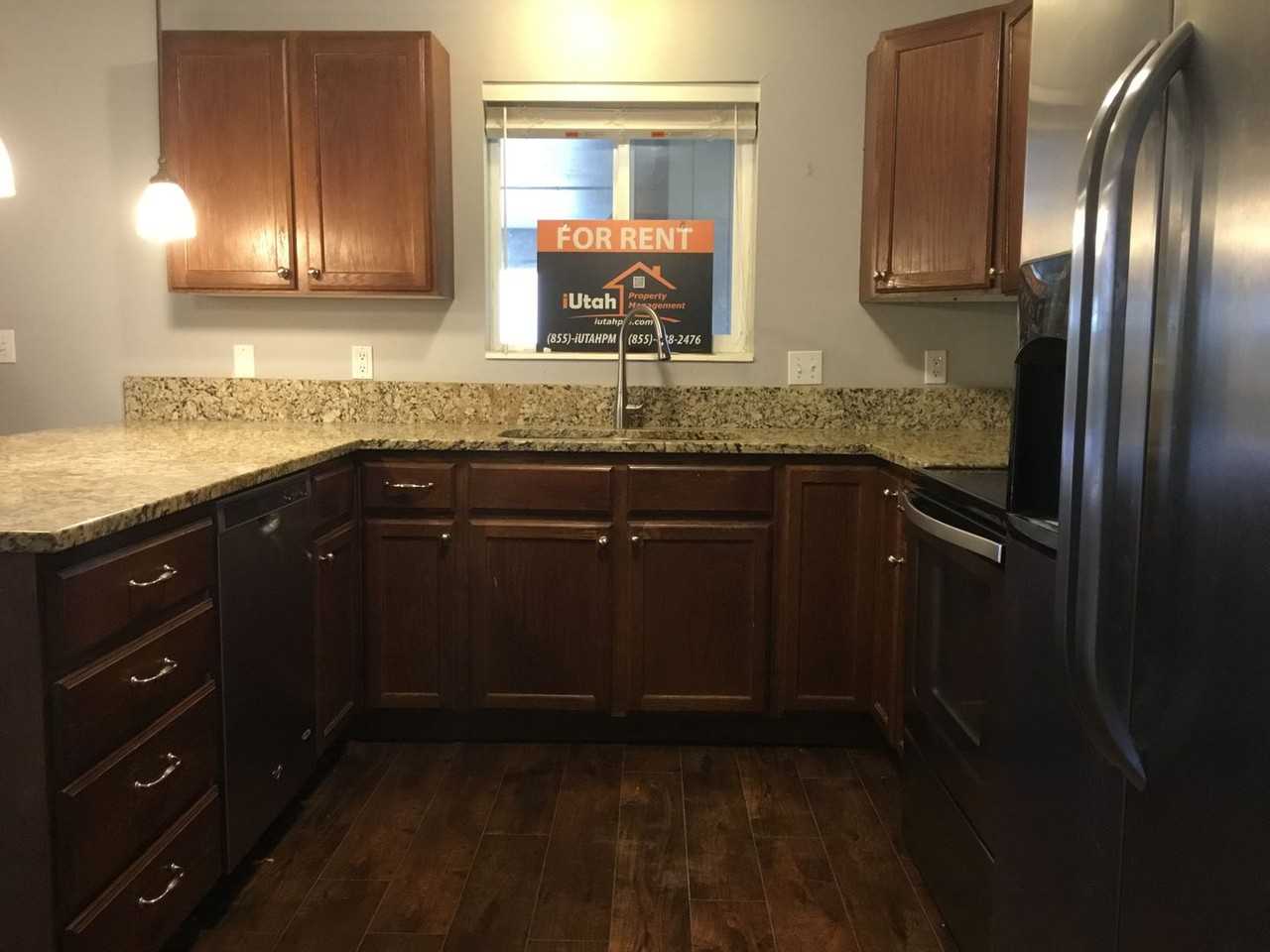 4270 S 1050 W - Photo 6 of 21