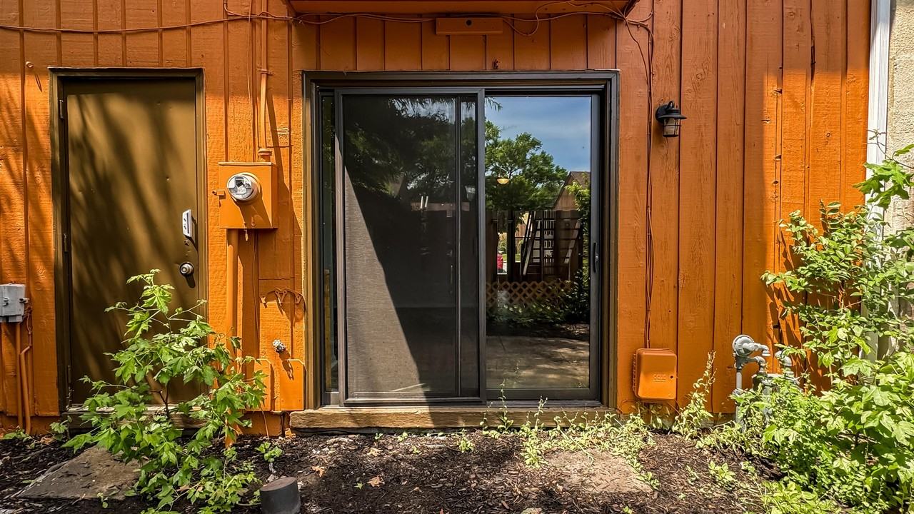 1373 E Tanners Creek Dr #1 - Photo 7 of 32