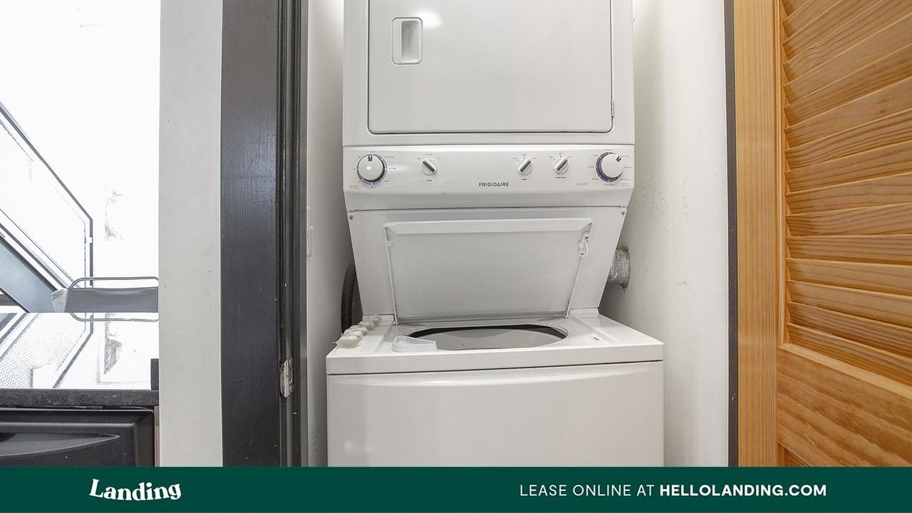 700 Everett St - Photo 4 of 50