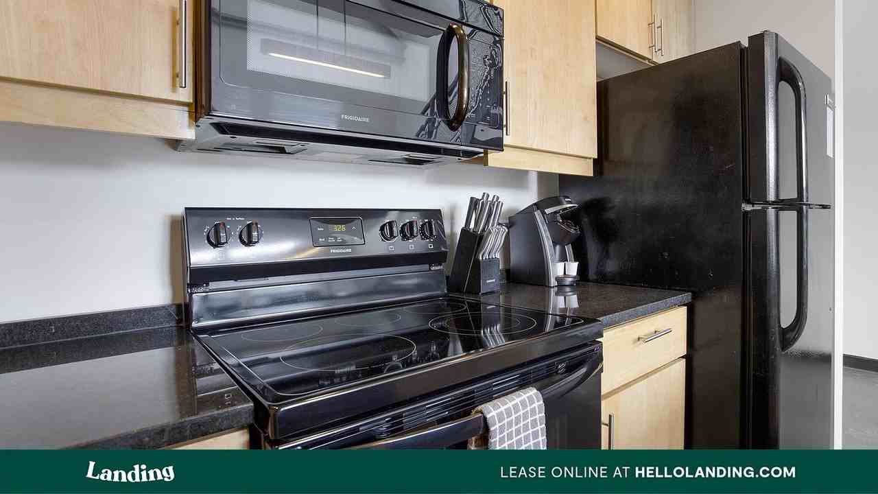 700 Everett St - Photo 5 of 50