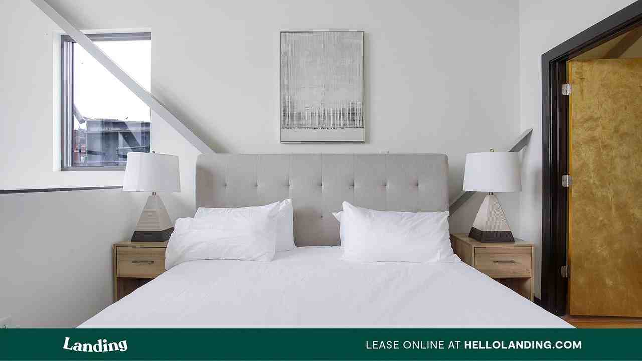 700 Everett St - Photo 3 of 50