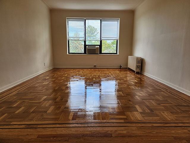 Clinton Arms - Photo 7 of 12