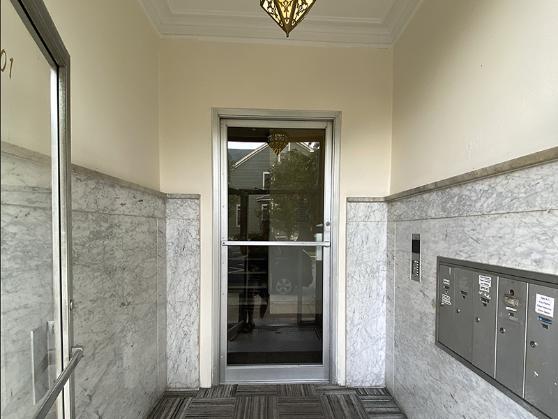 DeSoto Place - Photo 7 of 9