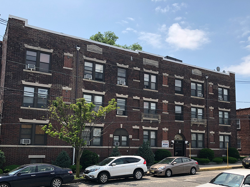 Heath Court - Photo 7 of 15