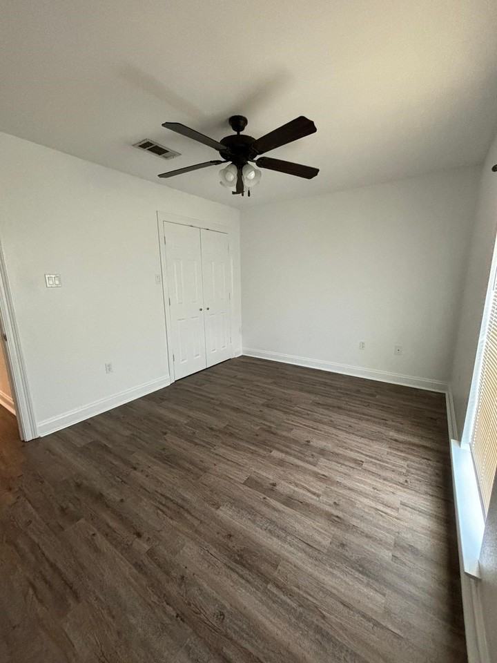 138 S Kirkland Dr #138 - Photo 3 of 12