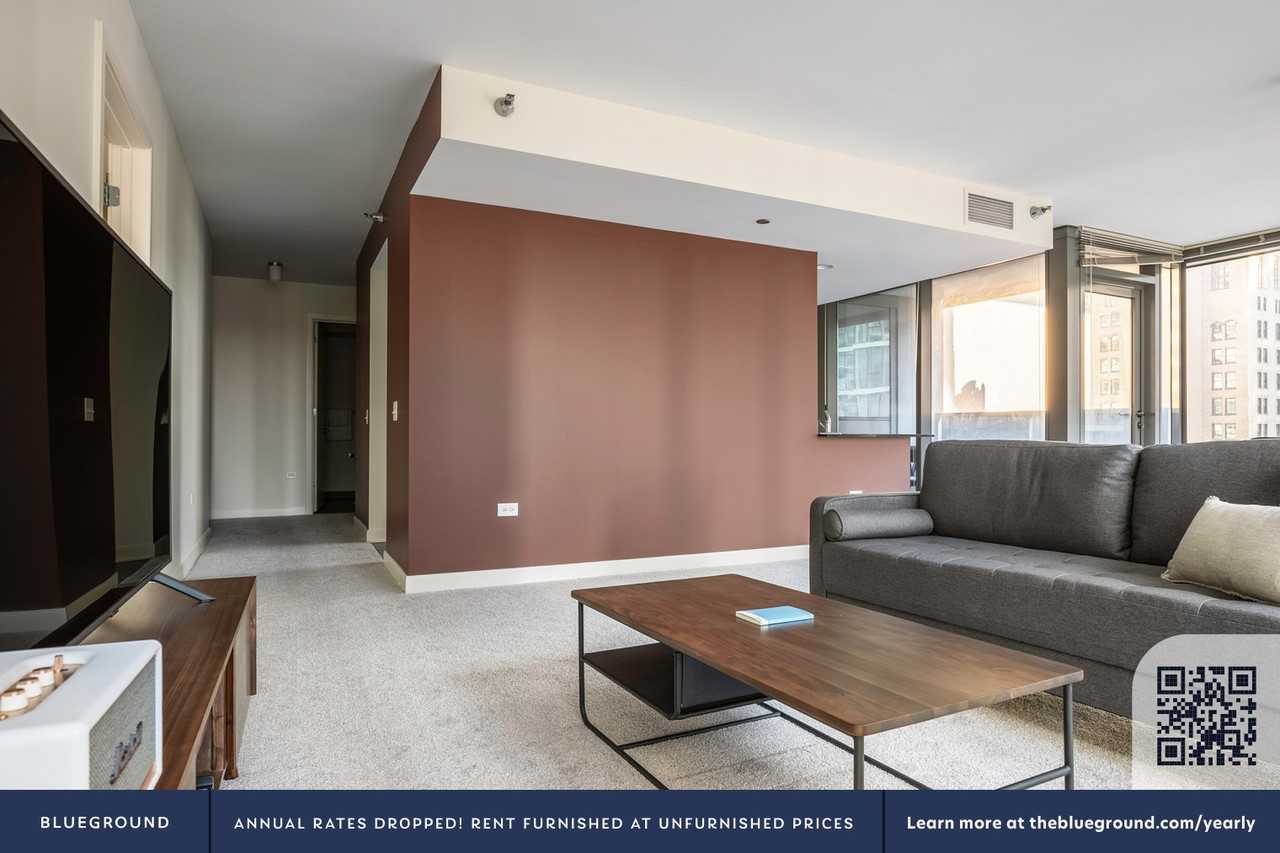 210 North Wells Street - Photo 3 of 50
