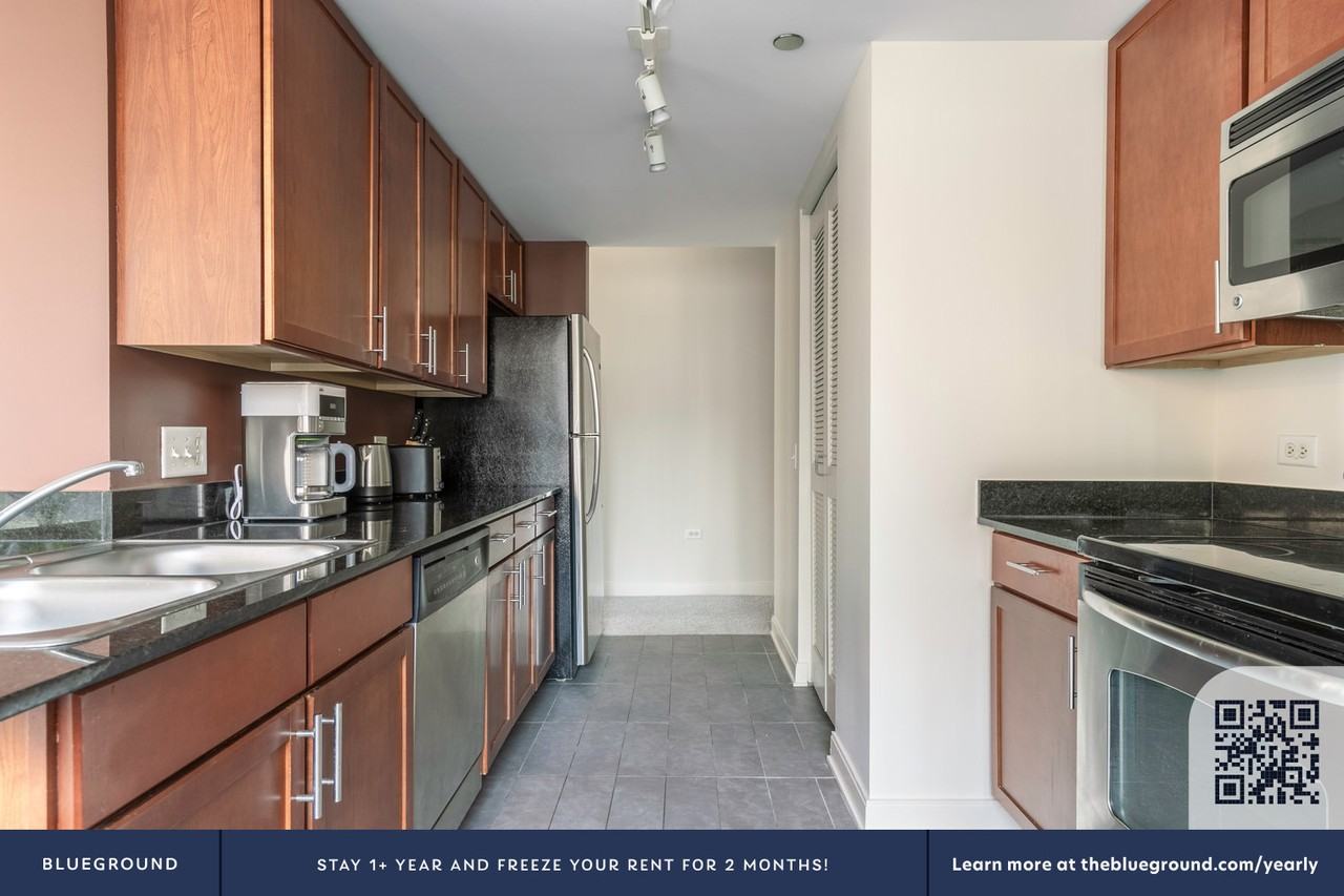 210 North Wells Street - Photo 7 of 50