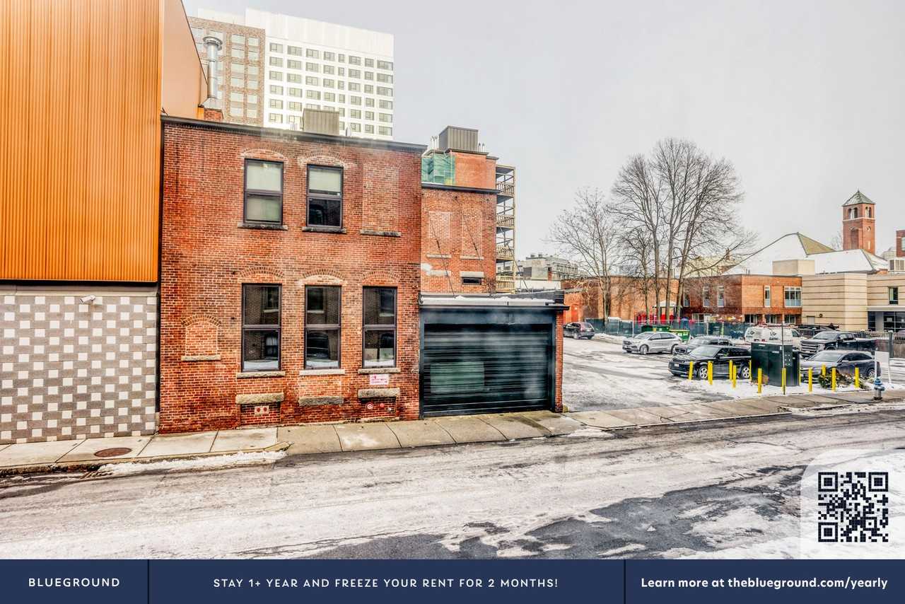 129 Franklin Street - Photo 7 of 23