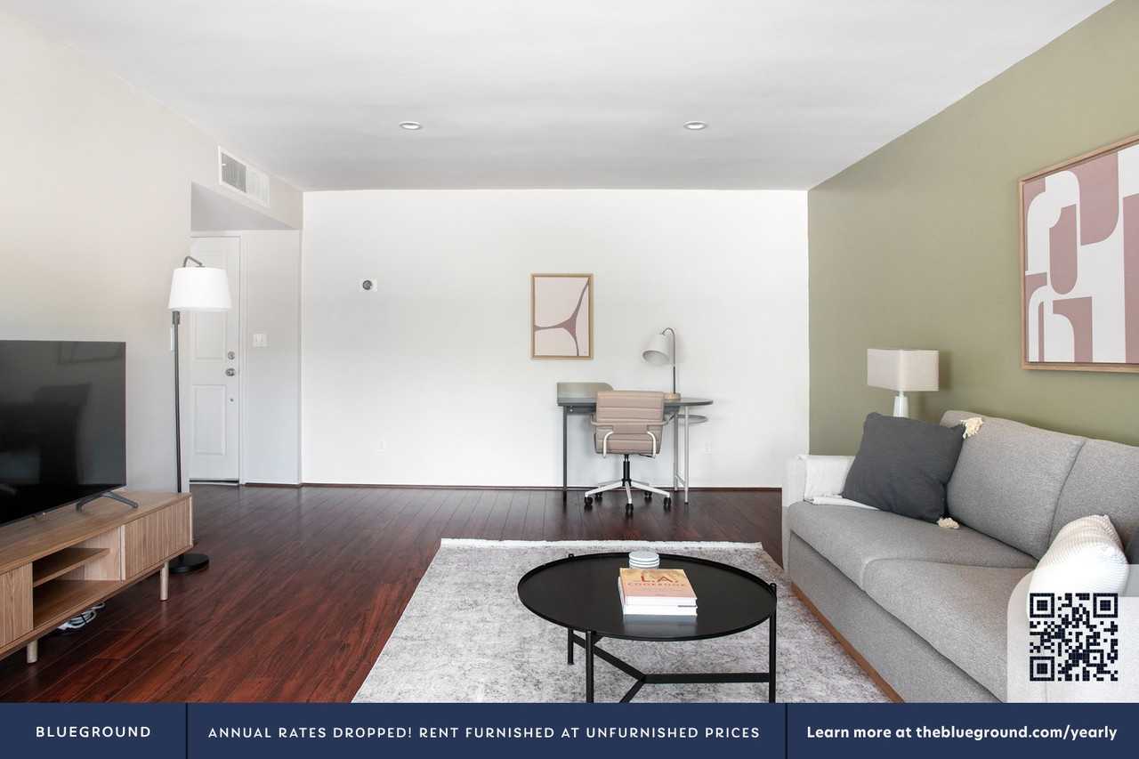 5140 White Oak Ave #895 - Photo 3 of 32