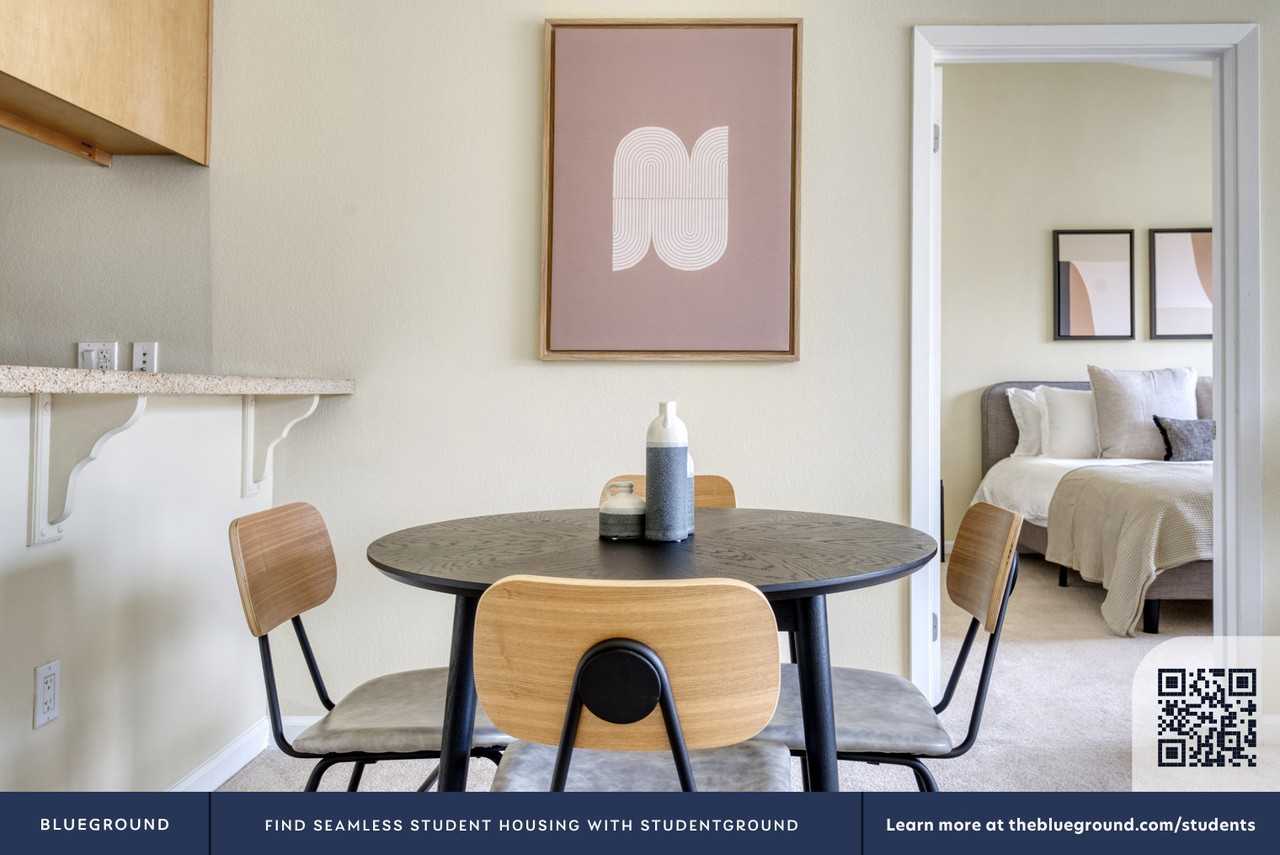 853 Commodore Drive - Photo 6 of 25