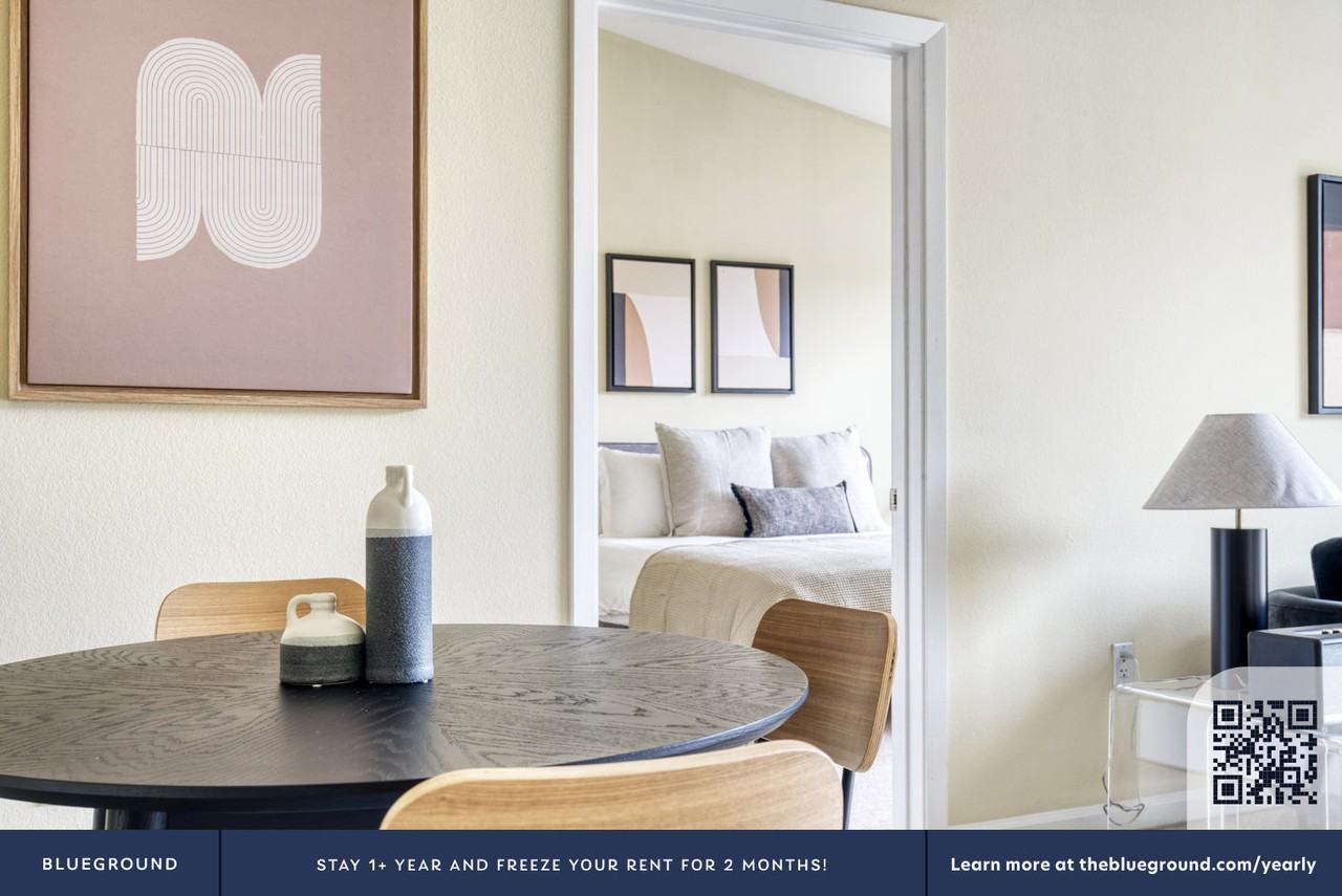 853 Commodore Drive - Photo 7 of 25