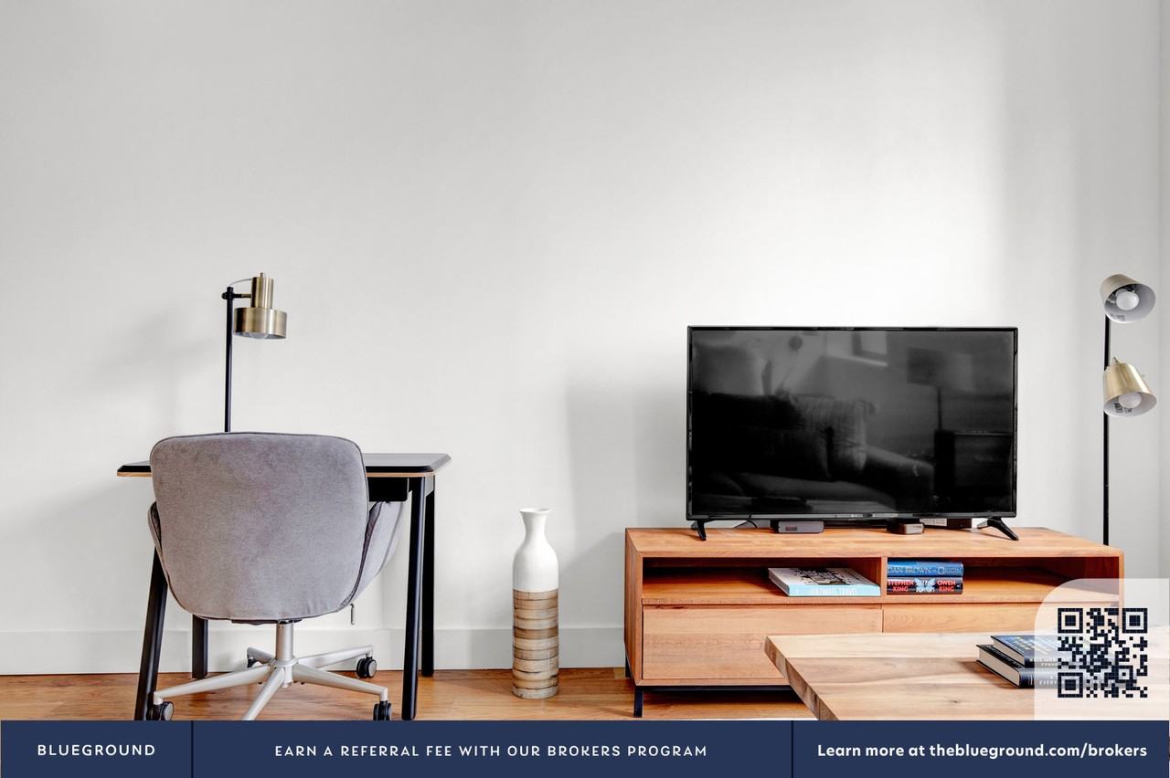 53 Park Place - Photo 4 of 33