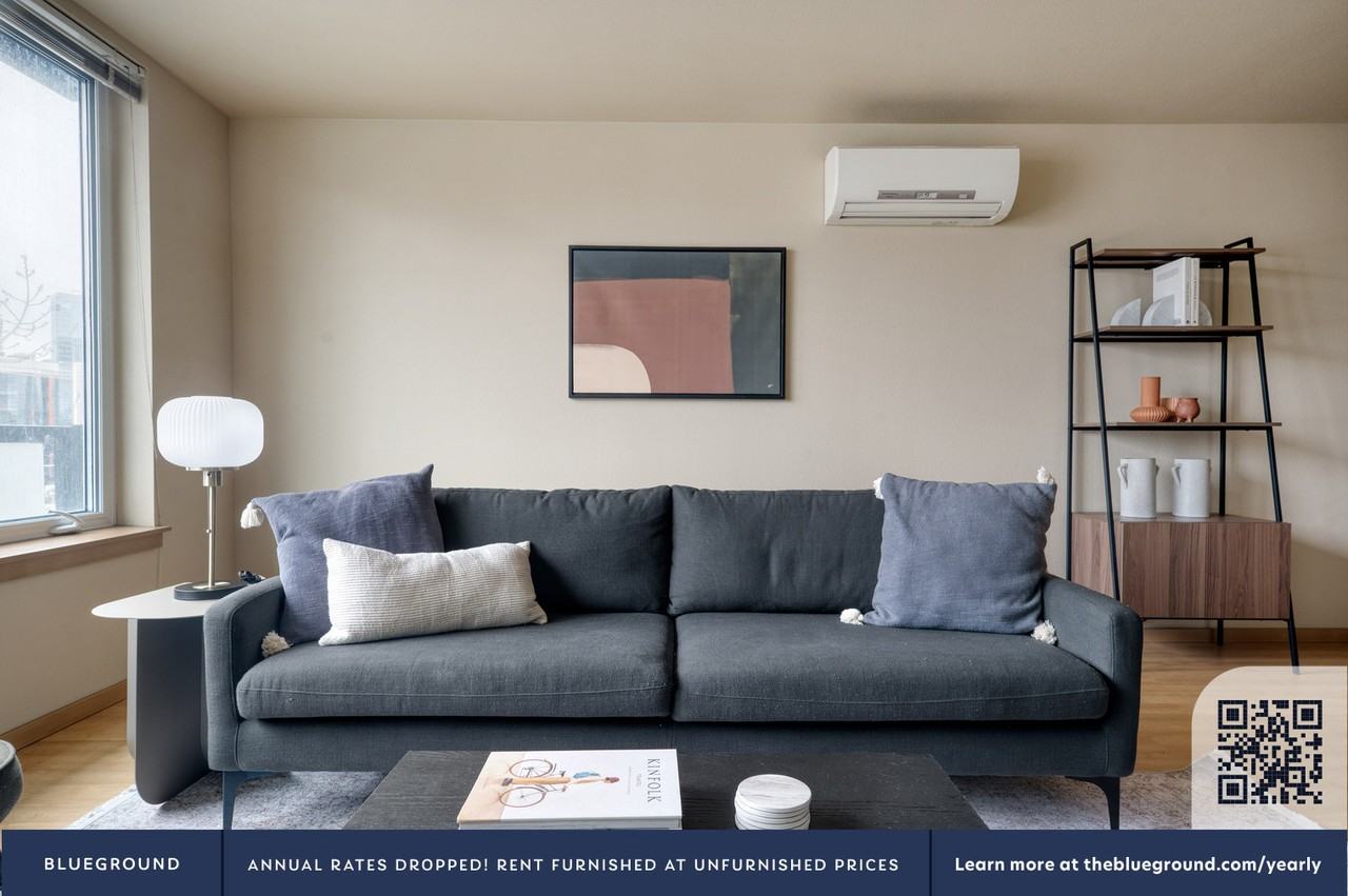 708 6th Avenue North - Photo 4 of 120