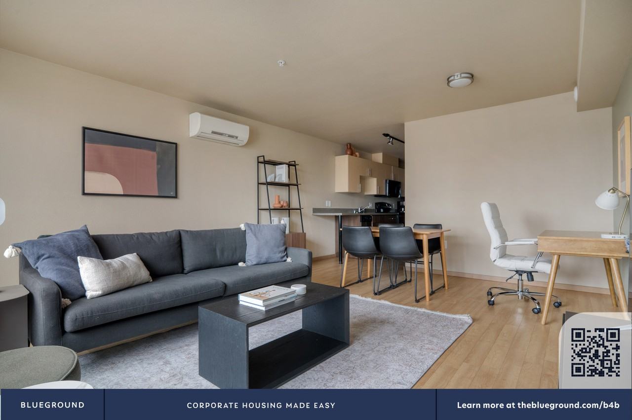 708 6th Avenue North - Photo 6 of 120