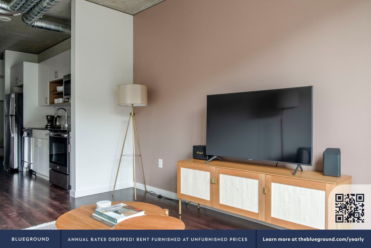 624 Yale Avenue North - Photo 4 of 41