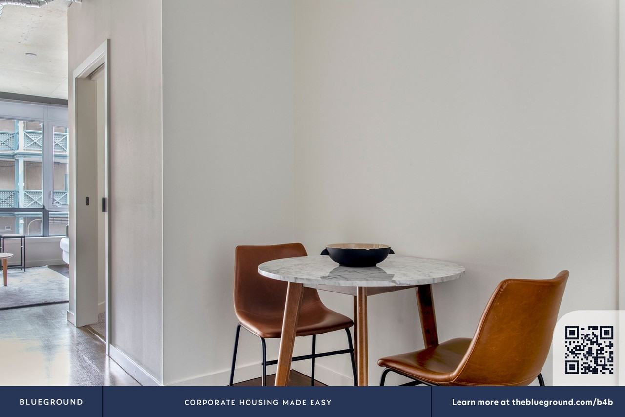 624 Yale Avenue North - Photo 6 of 41