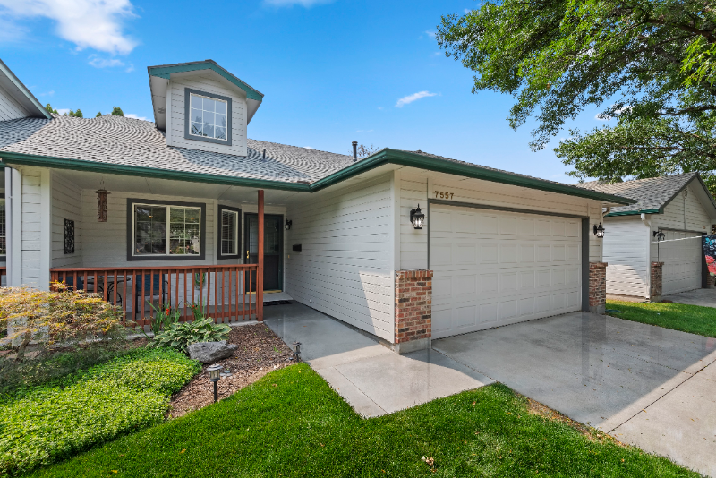 7557 W Iron Dr - Photo 2 of 14